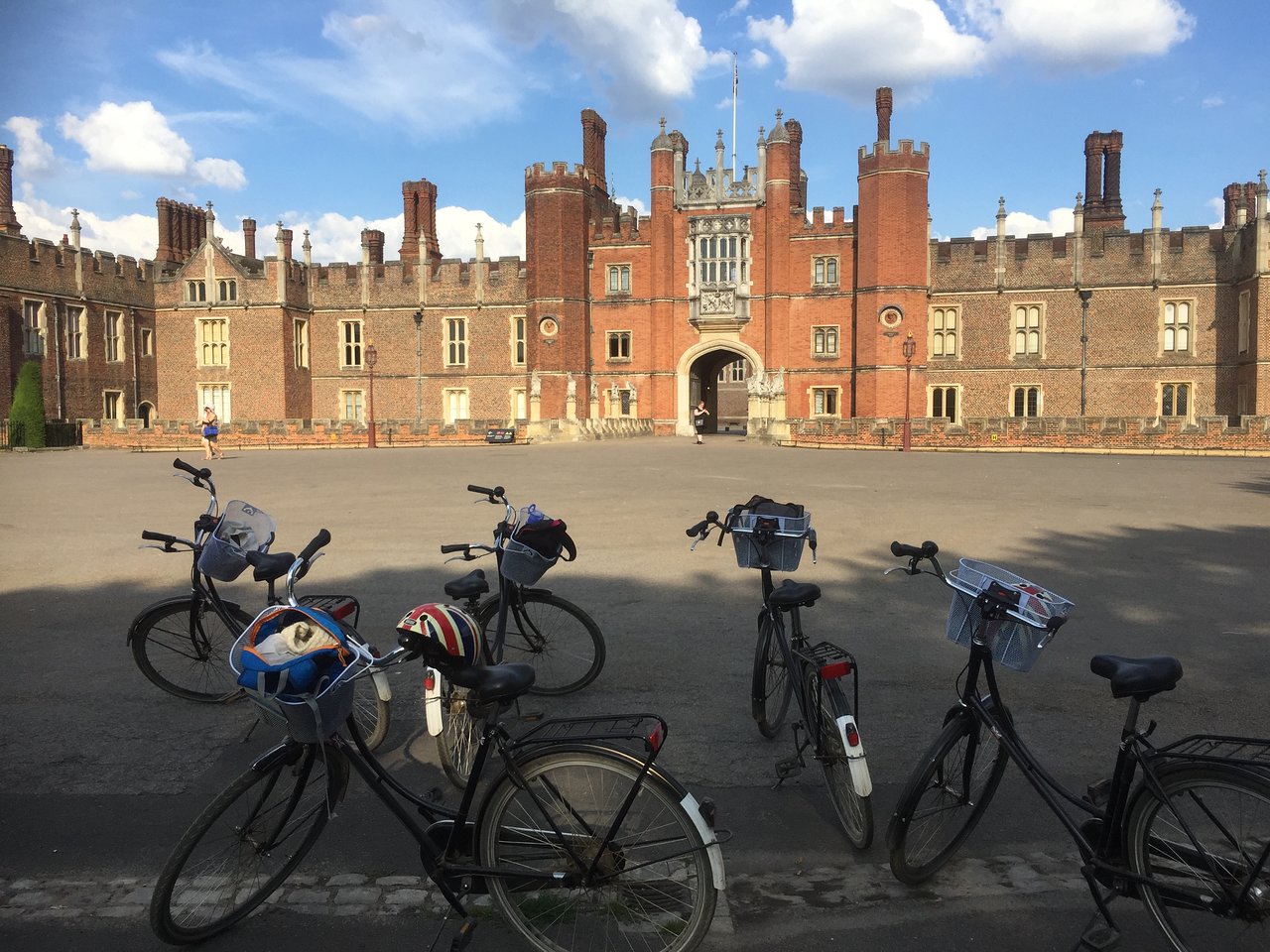 Hampton Court Palace Grounds Bike Tour