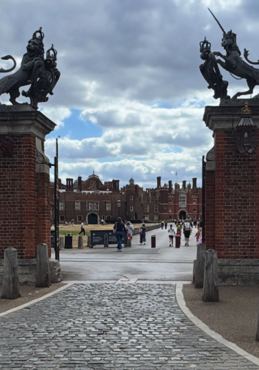 The entrance route towards the Great Gatehouse