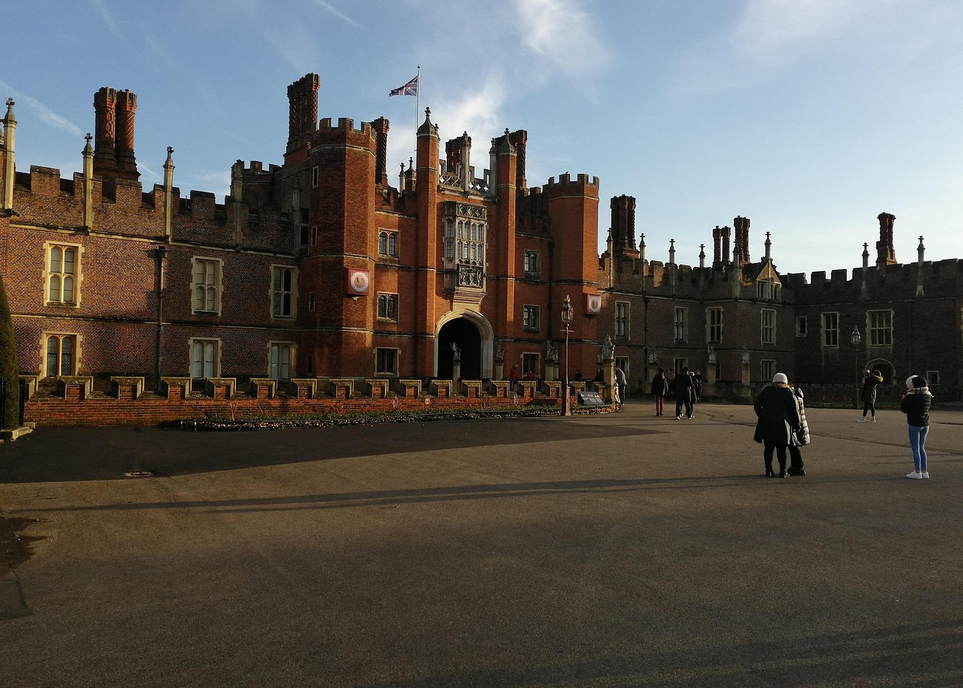 Luxury Private Day Hire London-London Stopover at Windsor & Hampton Court Palace